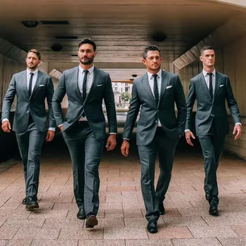 2023 Új divat esküvői férfiak sötétszürke rovátkolt hajtókás öltönyök Üzleti alkalmi formális jelmez Homme Slim Fit 2Db szett kabát nadrág
