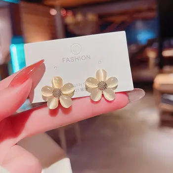 Gyanta virágos fülbevaló csap nőknek Szokatlan luxus fülbevaló nagykereskedelem 2023 Új divatékszer barátnő nyári parti ajándék