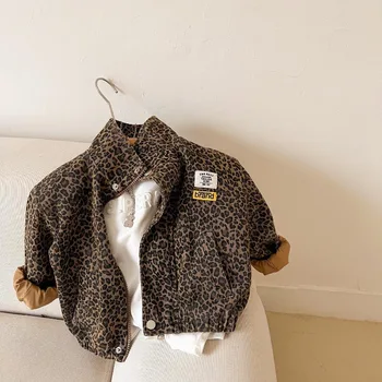 Gyerek kabát Tavaszi és őszi fiú 2023 Új divatos kabát Leopárdmintás kabát Koreai stílusú lány alkalmi egyszerű kabáting