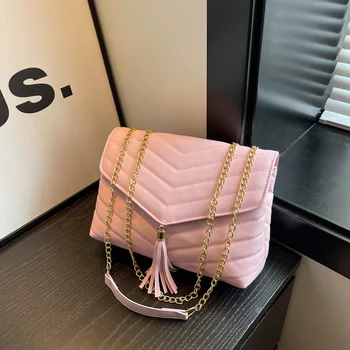 Népszerű női hírnök crossbody táskák 2024 Új, kiváló minőségű könnyű luxus egyvállú táska lánctervező Kis négyzet alakú táskák